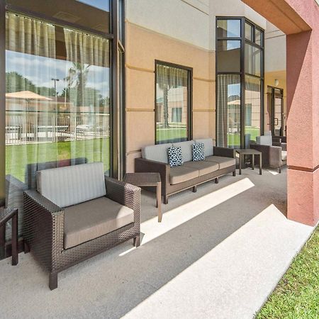 Courtyard By Marriott Bryan College Station Hotel Exterior photo